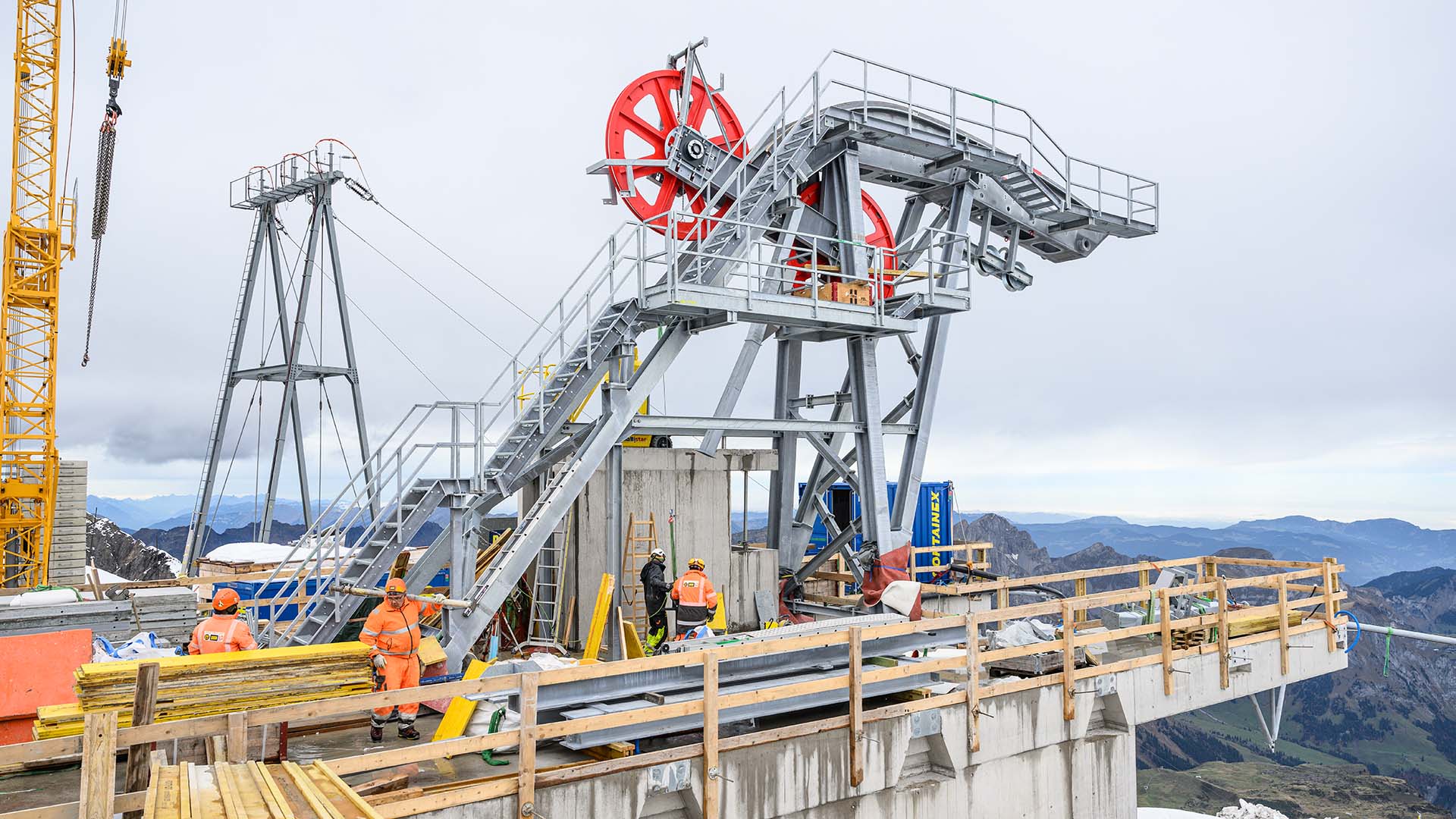 Travaux pour la construction d'une nouvelle station d'altitude.